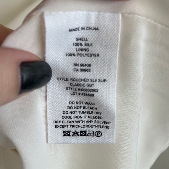 NWT Theory Rouched Cap Sleeve Blouse Classic Georgette Blouse in Ivory 100% Silk - Picture 4 of 6